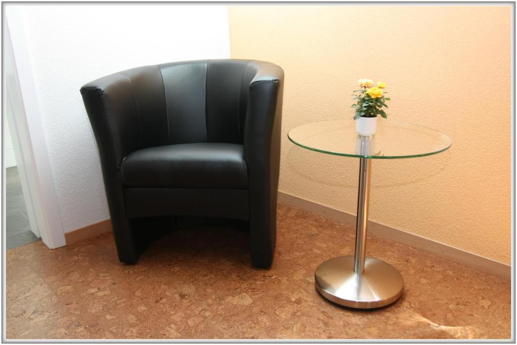 Güttingen Hotel Speiserestaurant Bahnhof חדר תמונה