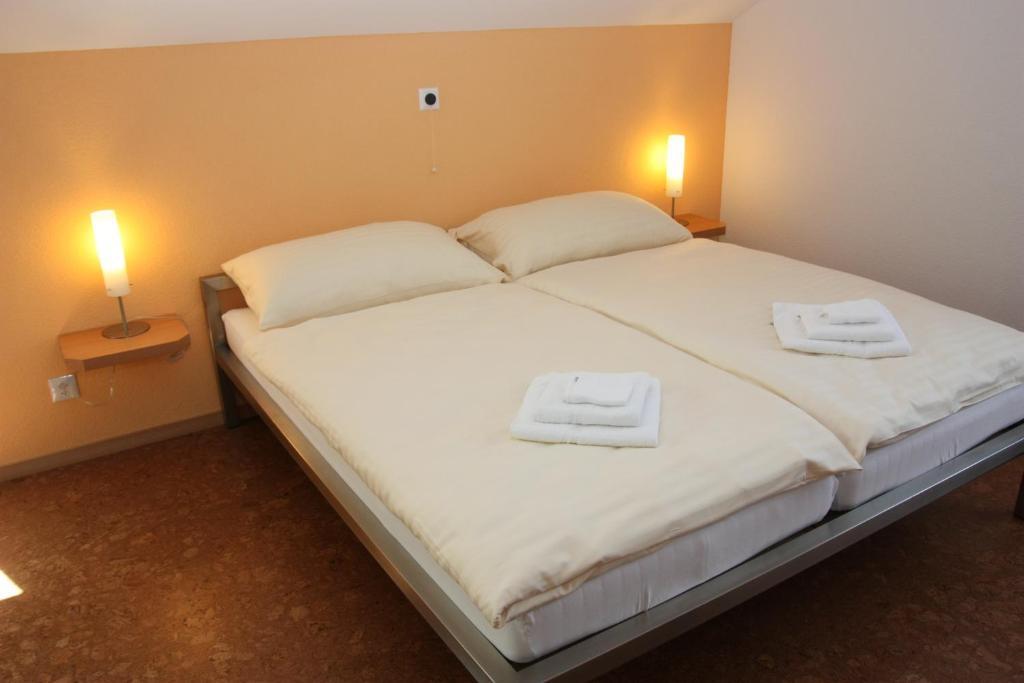 Güttingen Hotel Speiserestaurant Bahnhof חדר תמונה