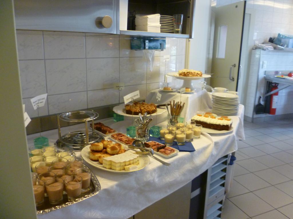 Güttingen Hotel Speiserestaurant Bahnhof מראה חיצוני תמונה