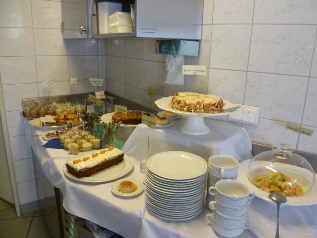 Güttingen Hotel Speiserestaurant Bahnhof מראה חיצוני תמונה