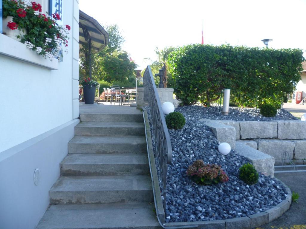 Güttingen Hotel Speiserestaurant Bahnhof מראה חיצוני תמונה