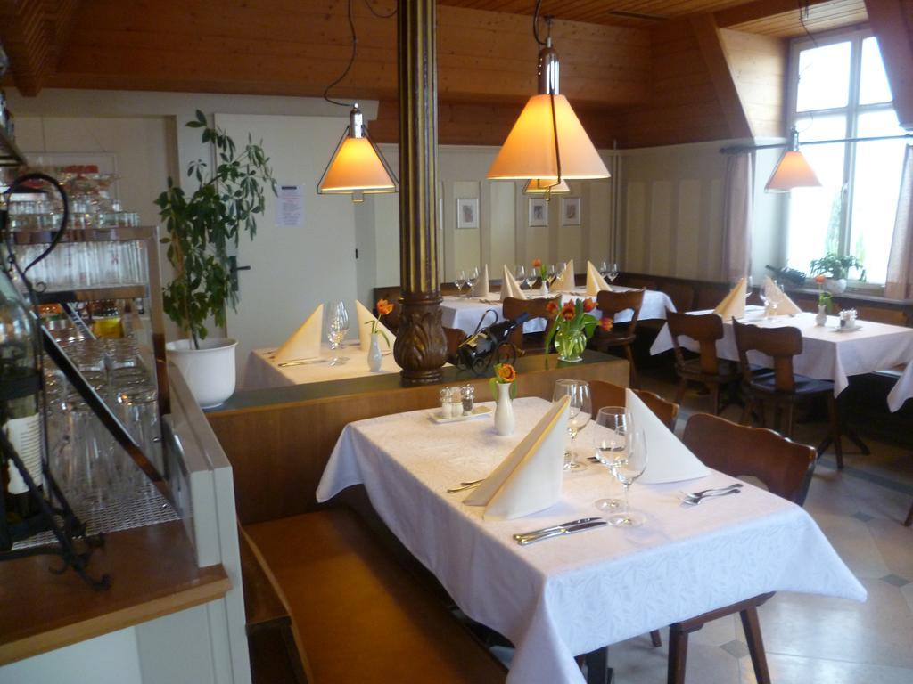 Güttingen Hotel Speiserestaurant Bahnhof מראה חיצוני תמונה