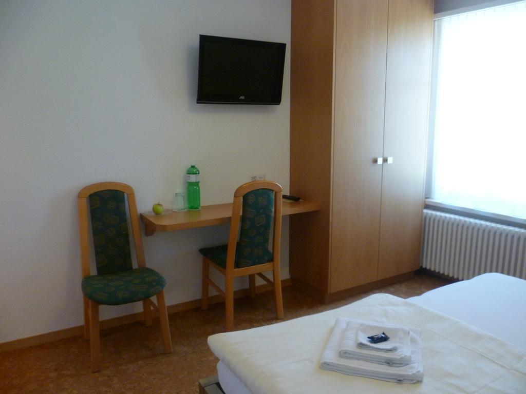 Güttingen Hotel Speiserestaurant Bahnhof מראה חיצוני תמונה