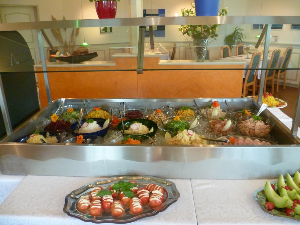 Güttingen Hotel Speiserestaurant Bahnhof מראה חיצוני תמונה