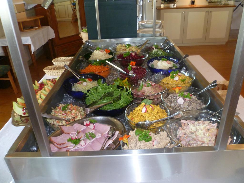 Güttingen Hotel Speiserestaurant Bahnhof מראה חיצוני תמונה